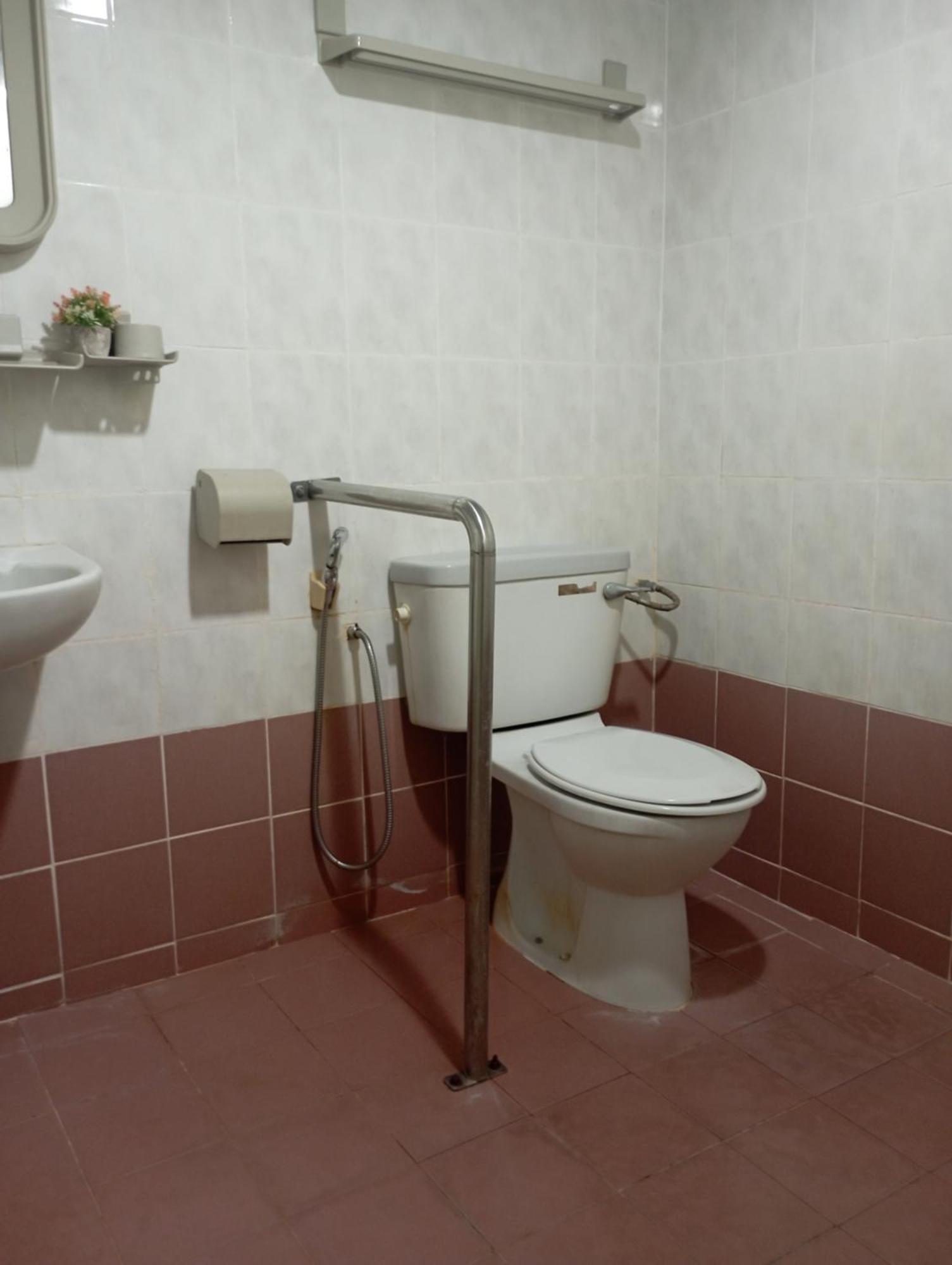Suria Hotel Sdn Bhd Kota Bharu Ngoại thất bức ảnh